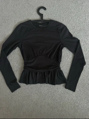 Långärmad med smock/tajt i midjan - Rensar garderoben knappast anvönd