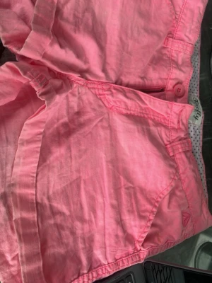 Rosa shorts från Firefly - Säljer dessa jätte fina shorts, i neon färg, parfekt till sommaren, kontakta för pris elelr bilder💗💗
