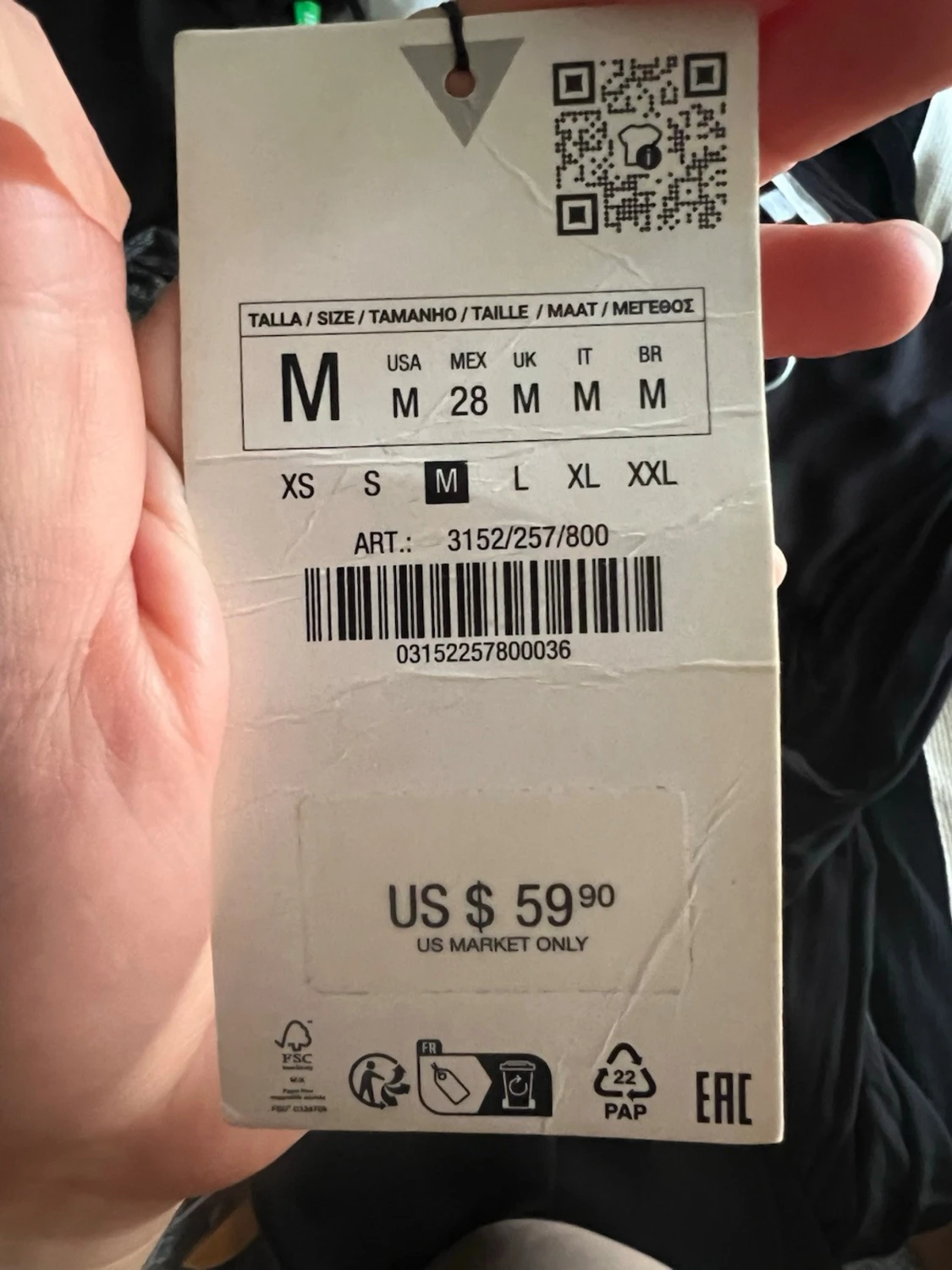 Svart klänning med dragkedja - 1