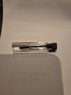 Keep it Fruity  - Keep it Fruity 2ml från ESSNCE endast doftat på den. 45kr ny på ESSNCE sida.