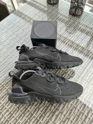 Nike react - Nike react skor i toppskick. Storlek 40,5 men sitter mer som 41 