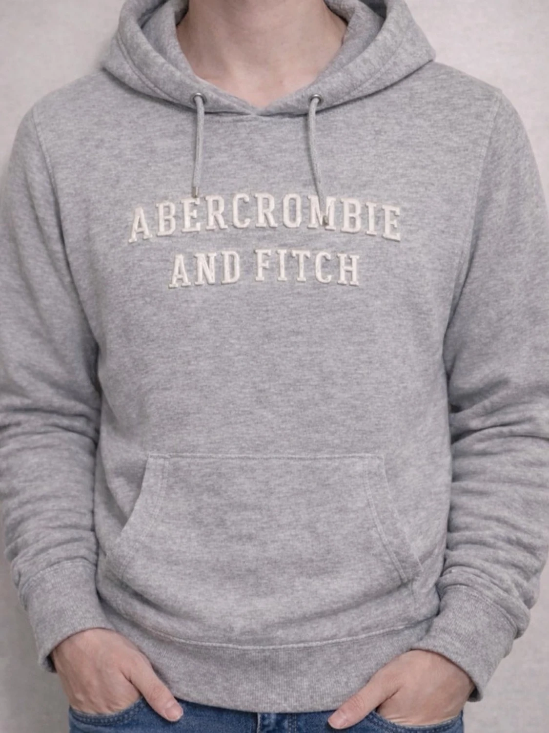 Grå hoodie från Abercrombie & Fitch