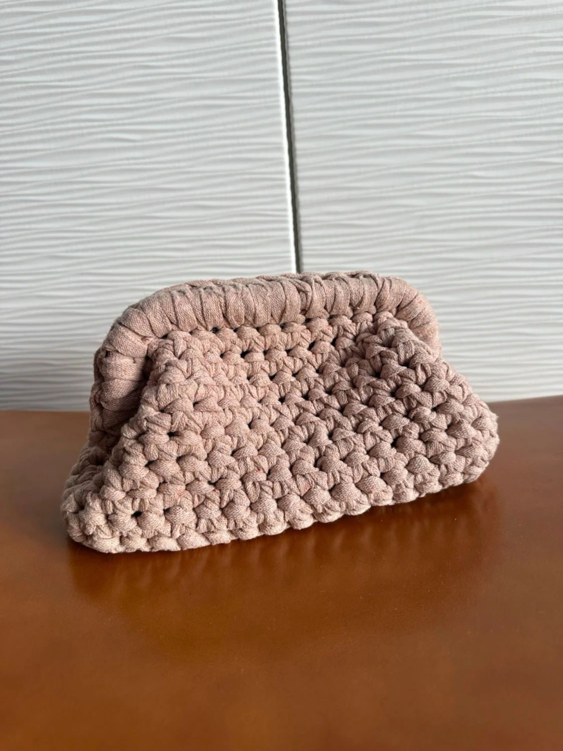 Handvirkad clutchbag - 5