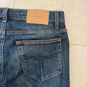 Tiger Of Sweden jeans - Modell: El pistolero. Size W31, L30. Skick - 9/10. Passform: Slim/rak. Köpta på åhlens för 1500 kr / Mvh 