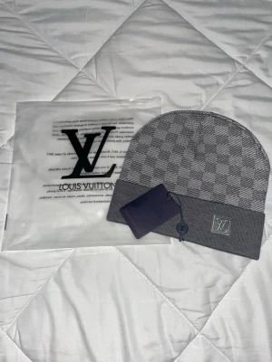 Grå mössa - Snygg grå mössa 