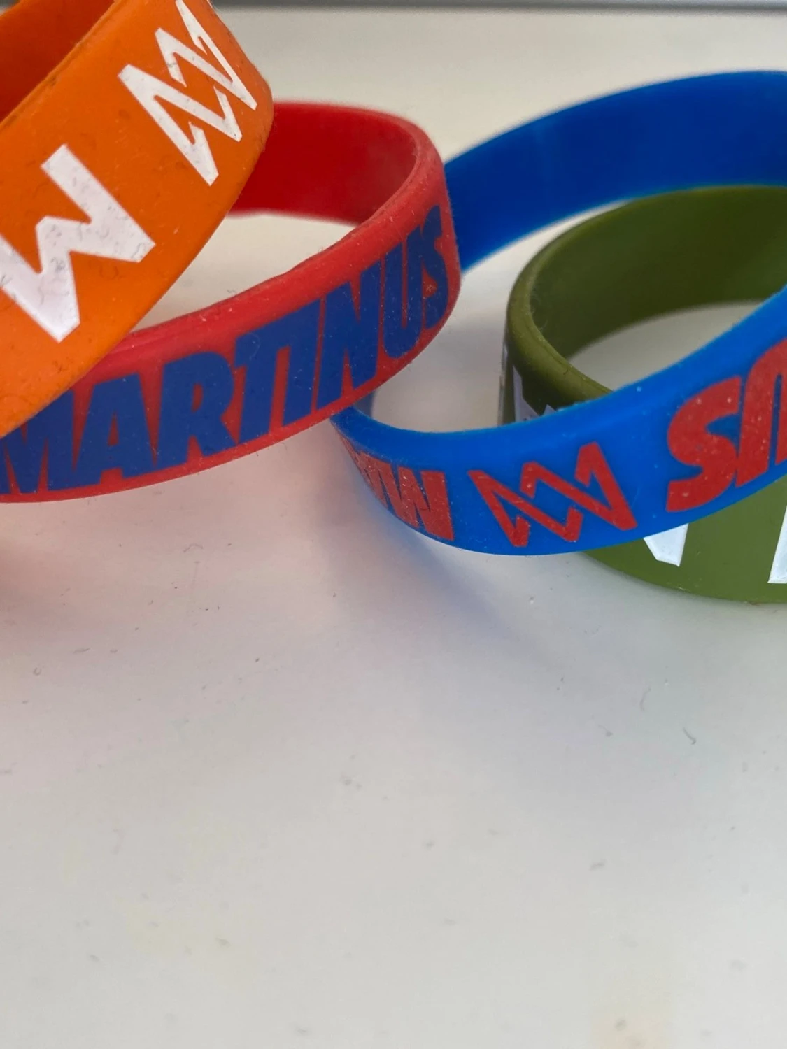 Färgglada silikonarmband Marcus & Martinus