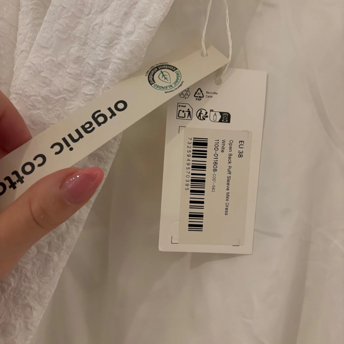 Vit kortklänning med puffärm - 3