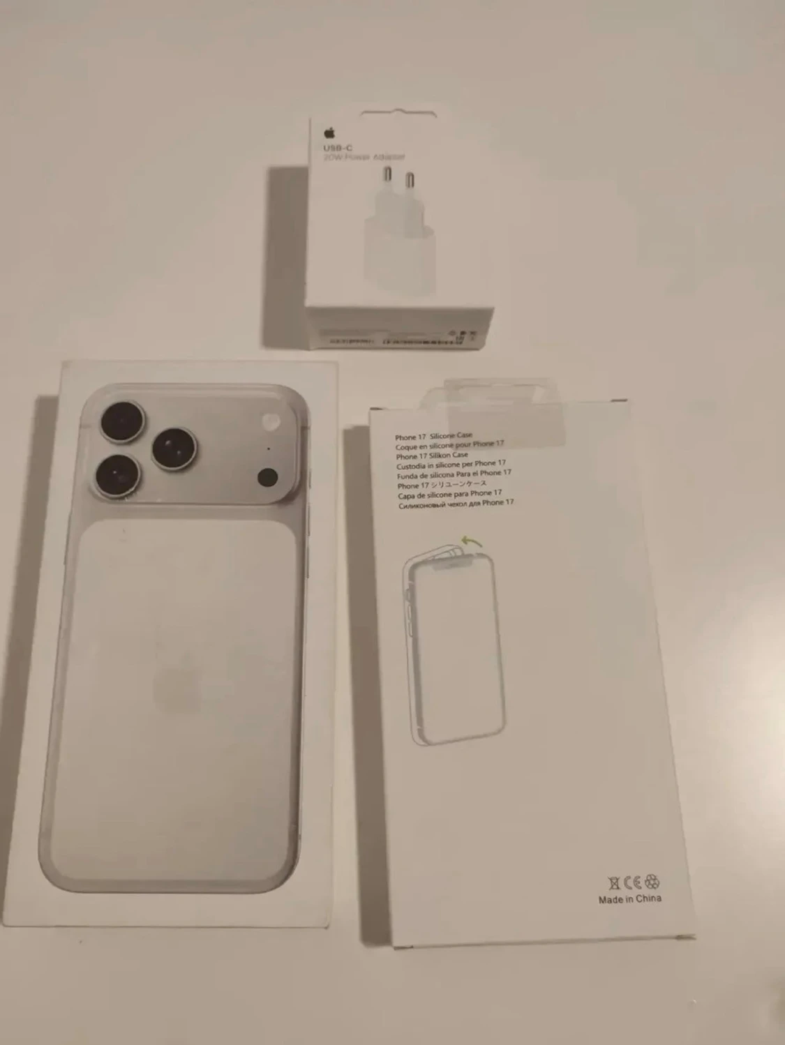 iPhone 17 Pro Max (1TB) - 1