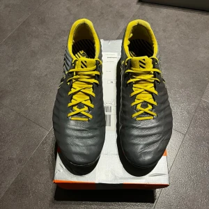 Nike Tiempo Legend 7 Elite  - Storlek 44, original skopåse medföljs och mycket bra skick