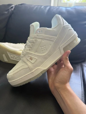 LV Trainer - Helt nya aldrig använt dem pris kan diskuteras vid snabba affär