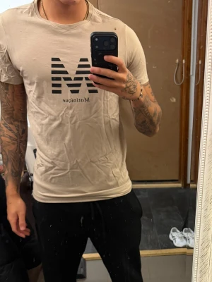 7 pack tröjor  - Säljer 7st tröjor i ett paket pris för 100kr i ett bra skick. 