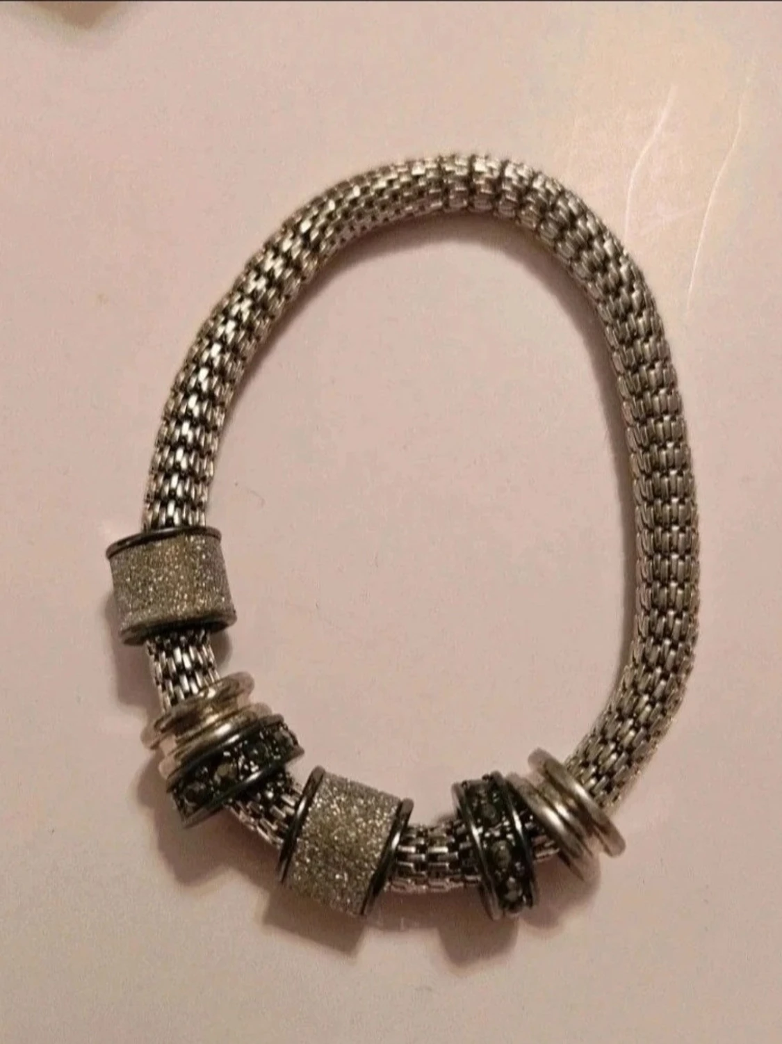 Silvrig chunky armband med glitterdetaljer - 3