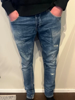 Dondup George Jeans 34 - Dondup George Jeans i storlek 34, grymt skick! Skriv vid fler frågor eller funderingar