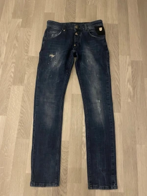 Mörkblå Philipp Plein jeans - Har använts ett par gånger