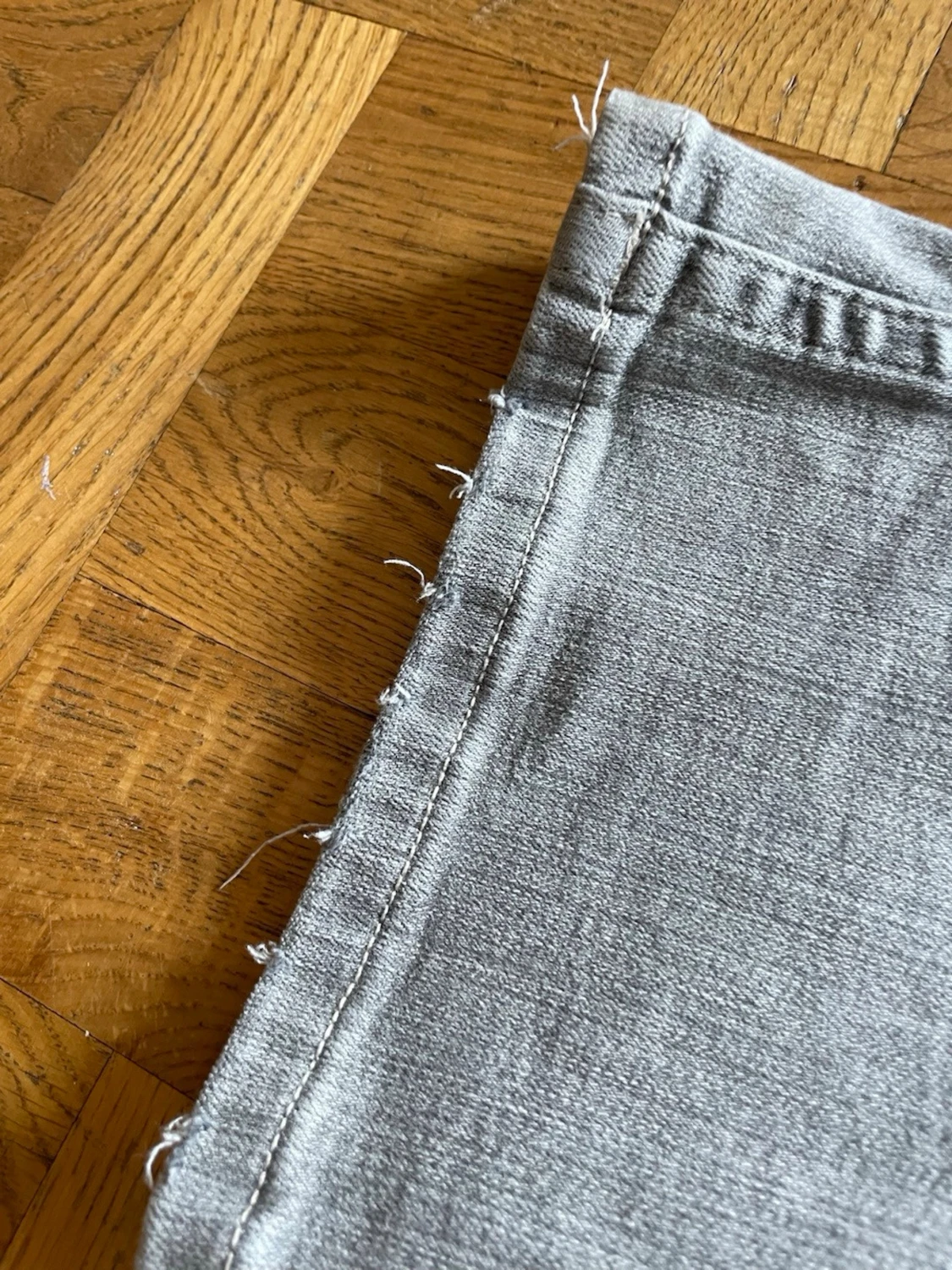 Gråa bootcut jeans med fickor - 4