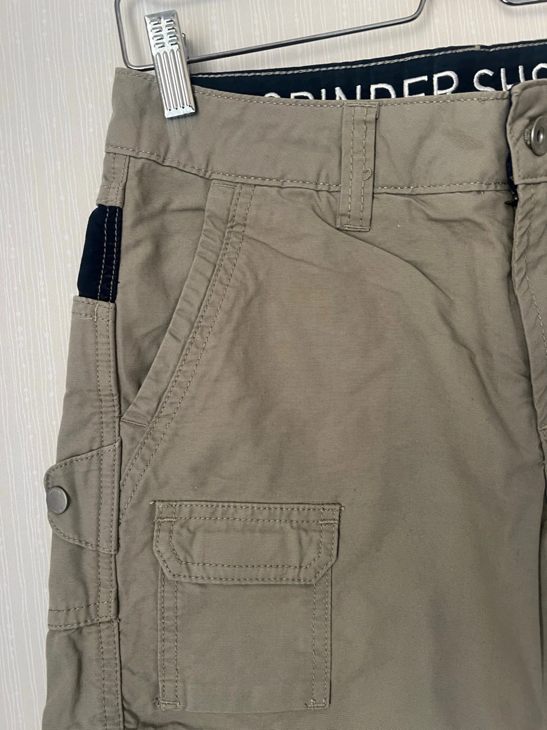 Beige cargo shorts från Sail Racing - 3