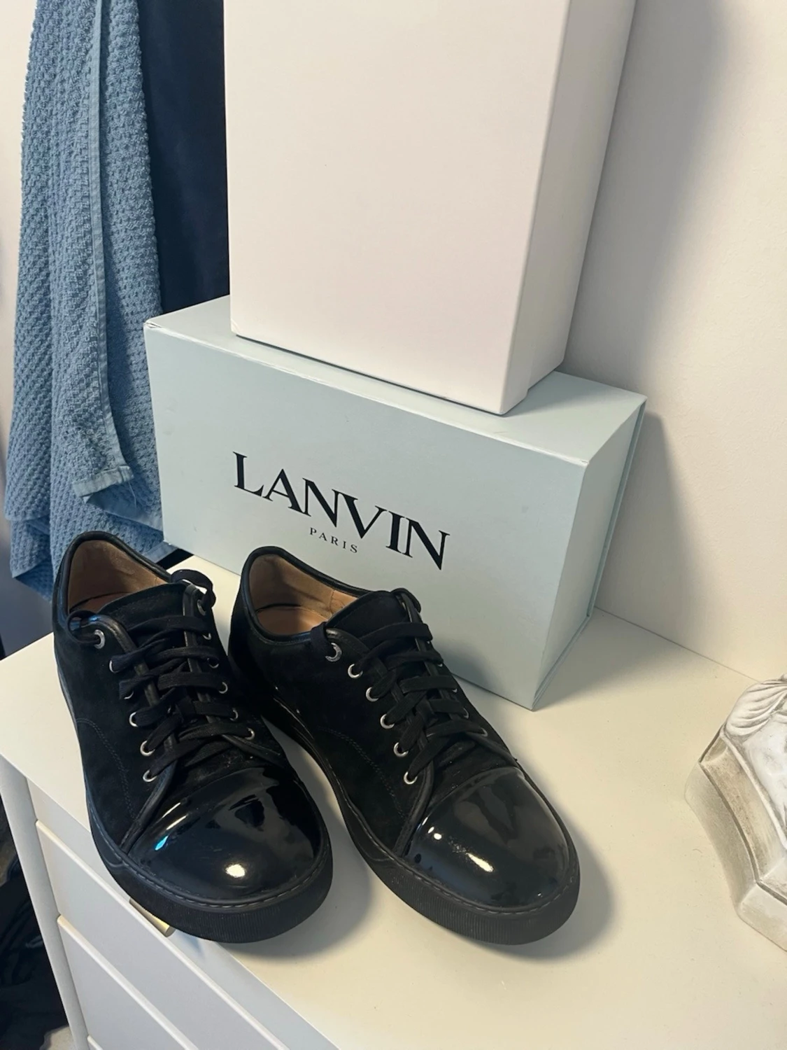 Svarta lackade sneakers från Lanvin - 1