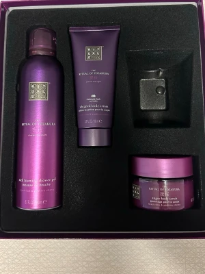 Gift set M Rituals of Yozakura - Helt oöppnade produkter. Doftljuset saknas. 