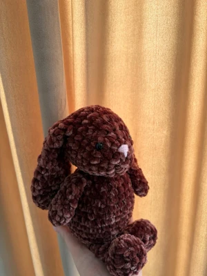 Virkad brun jellycat- kanin 🐰🤎 - Super gullig handgjord virkad brun kanin, ca 25cm