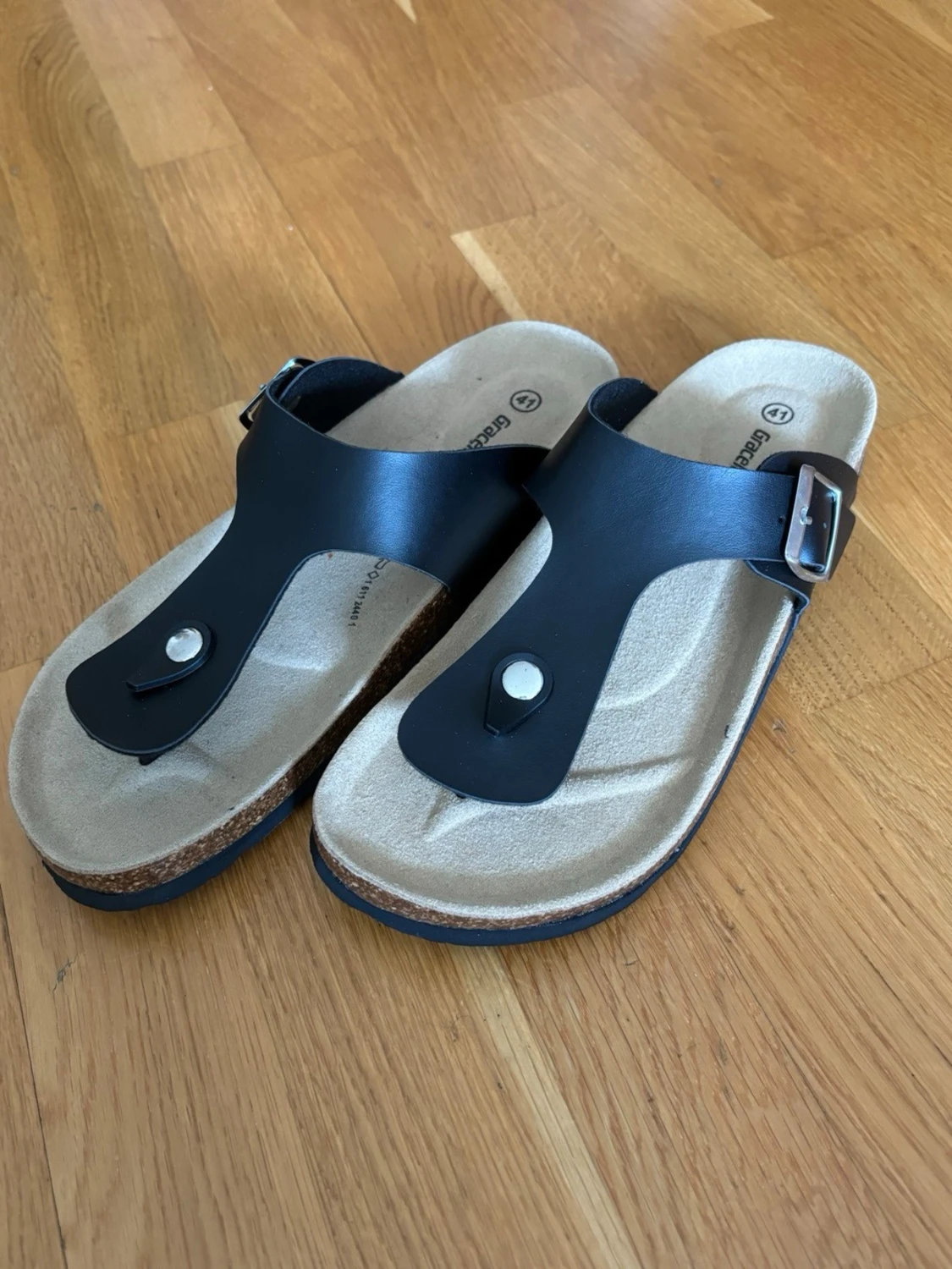 Svarta sandaler från Deichmann 