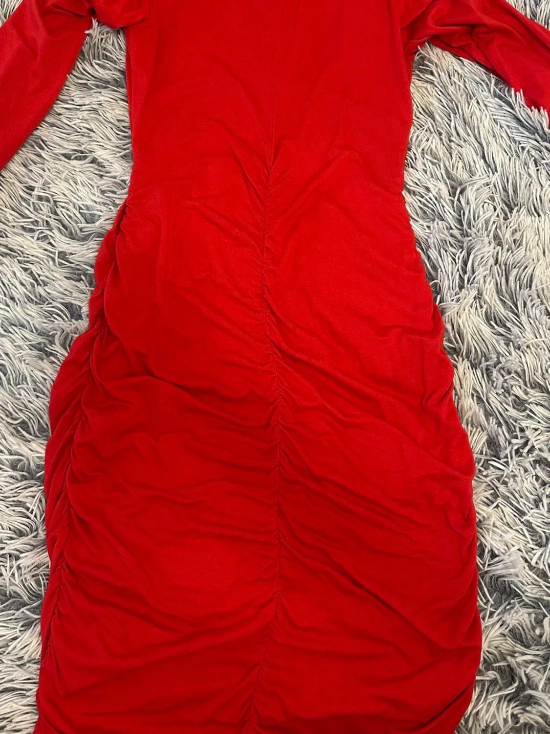 Röd långärmad festklänning - 1
