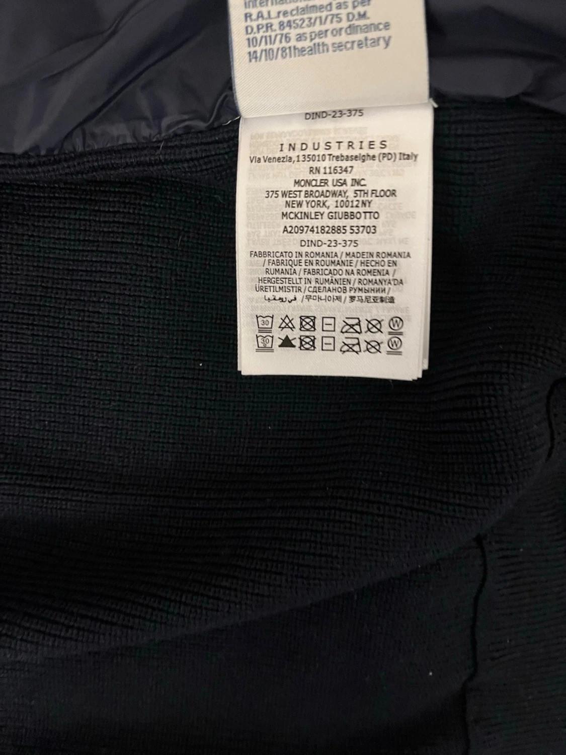 Mörkblå pufferjacka från Moncler - 6