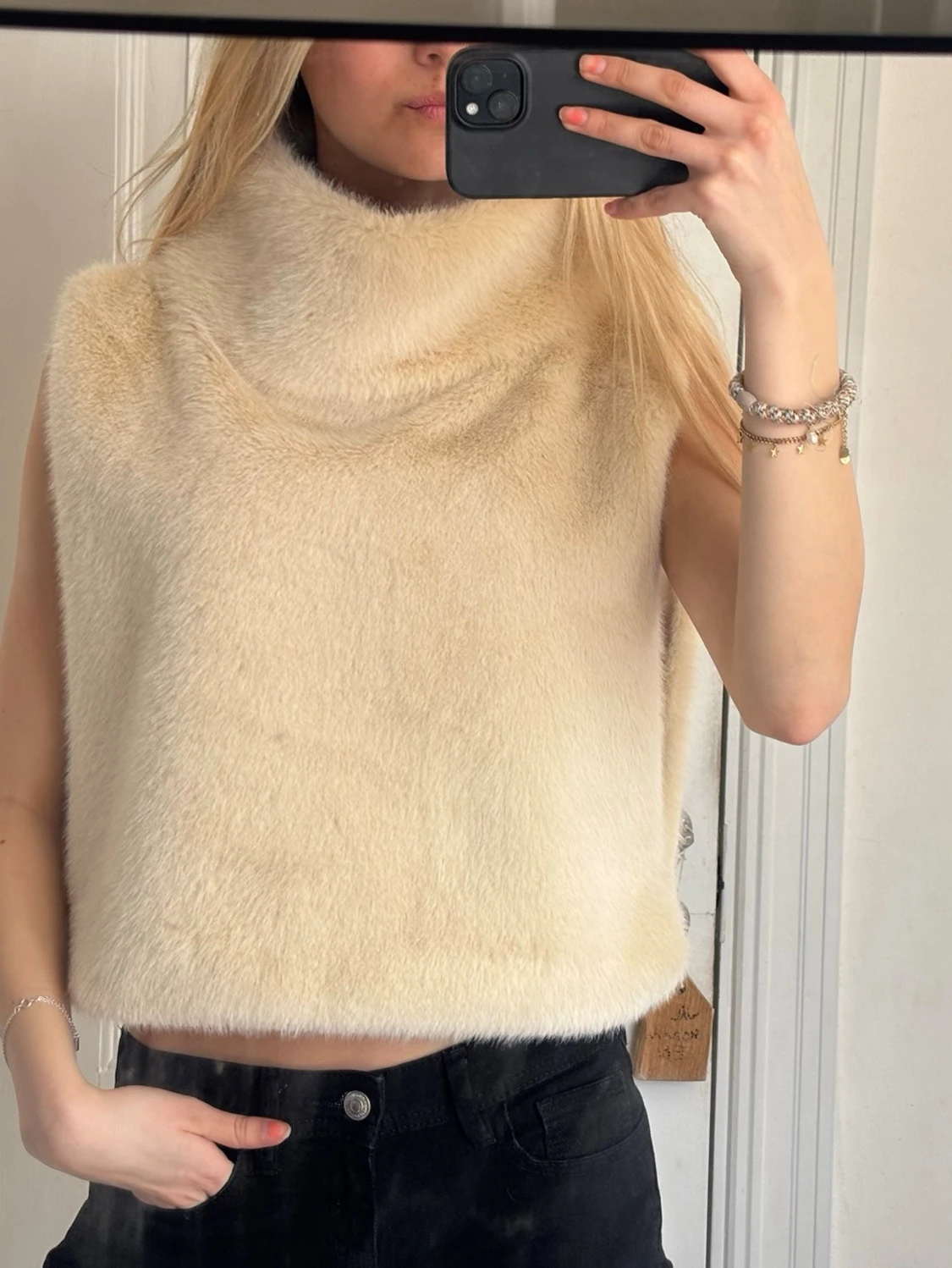 Beige pälstopp från &OtherStories