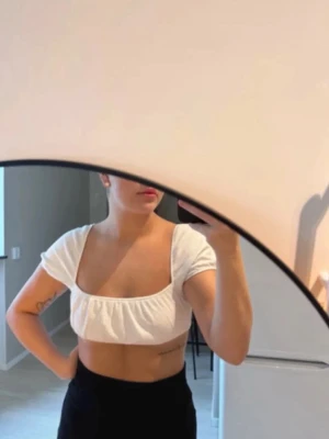 vitt topp - fin sommartopp i storlek S 🩷