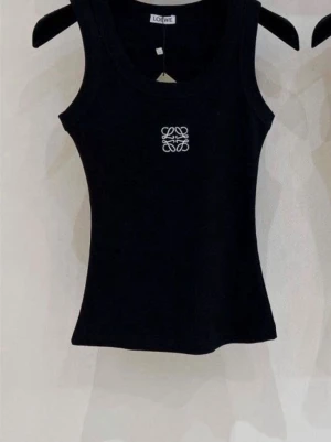 Svart  linnetopp  - Ny svart linne, storlek M. 