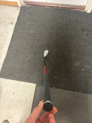 Cobra SBX 52 graders golfklubba - Säljer en Cobra snakebite x wedge med 52 graders loft. Byter ut lite klubbor i bagen till iår så denna får inte plats i nya upplägget. Riktigt bra skick syns knappt att den är använd. Hör av dig om du har mer frågor