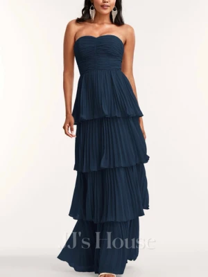 Bal klänning - Sååå snygg balklänning 🥳🥳använd 1 gång nypris 2000