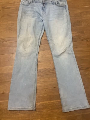 Jeans - Ljusblåa jeans från Gina perfekt för sommaren 