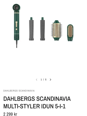 Dahlbergs Scandinavia Multi-Styler - Multi-styler från Dahlbergs Scandinavia i elegant mörkgrönt och guld. Setet innehåller fem utbytbara tillbehör: två locktillbehör, en rundborste, en plattborste och ett fönmunstycke. Värme och lufttrycket kan justeras och det finns även en knapp för kallare temperatur om man vill få lockarna att svalna innan man släpper ut dem. De är i mycket bra skicka och har rengjorts regelbundet genom att undre filtret kan tas bort och rengöras. Säljer då jag köpt en dyson. Nypris: 2200. Mitt pris: 1600.
