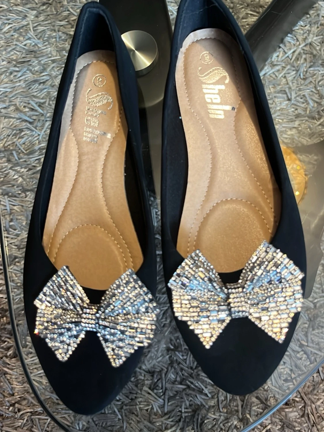 Svarta ballerinaskor med strassrosett - 1