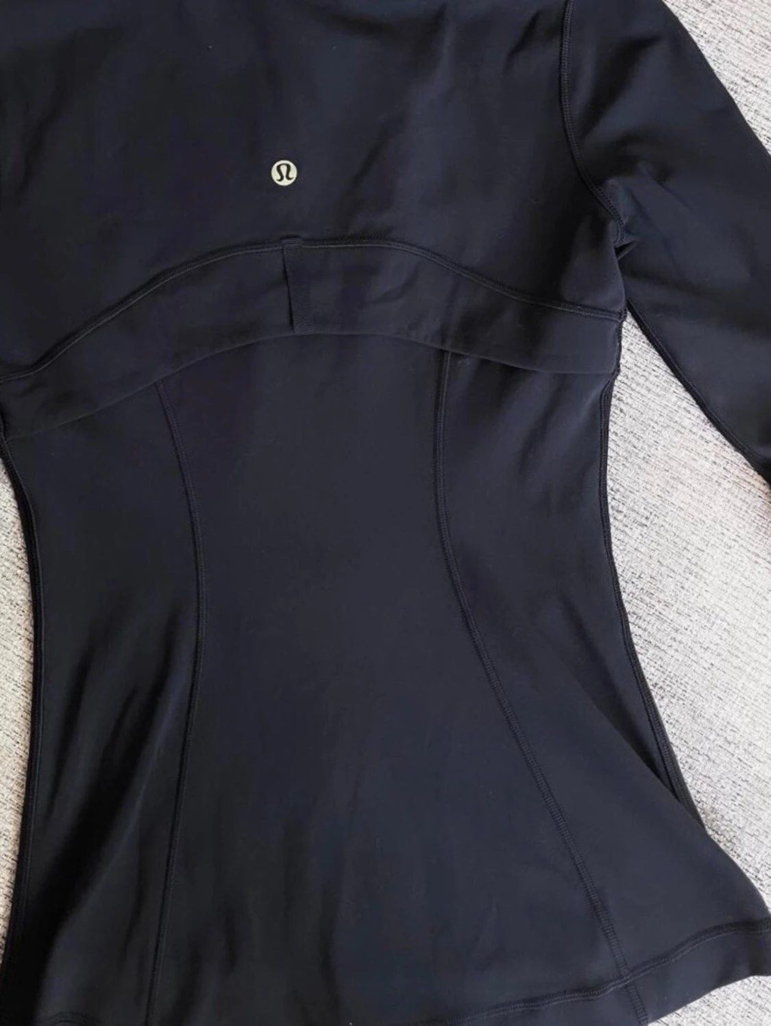 Svart träningsjacka från Lululemon - 1