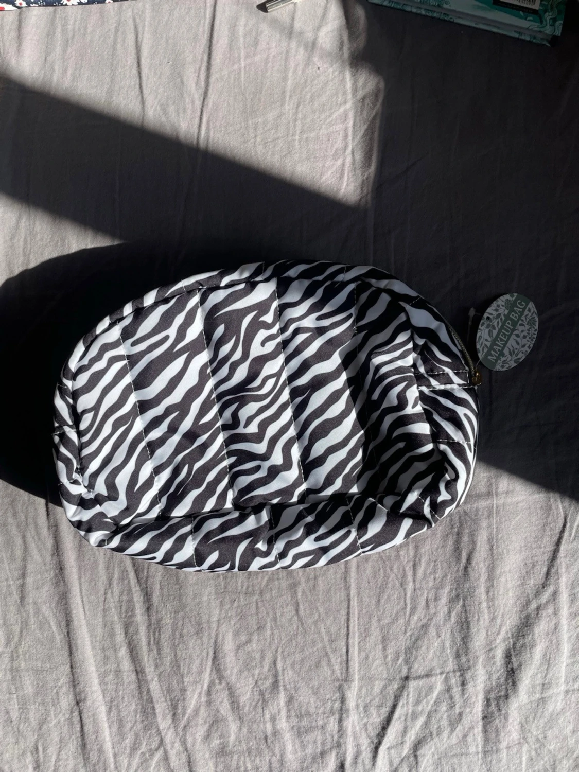 Zebramönstrad necessär med dragkedja