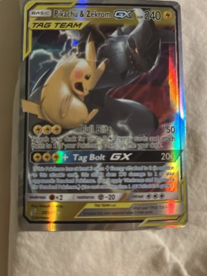 Tag team Pikachu och Zekrom - Säljer detta Tag team Pikachu och Zekrom