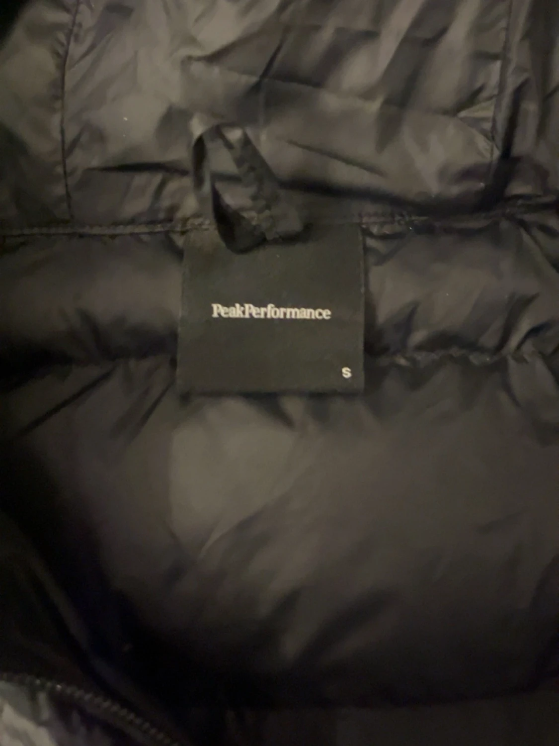 Svart dunjacka från Peak Performance - 3