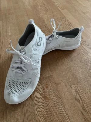 Nfinity - Nfinity skor i använt skick💕