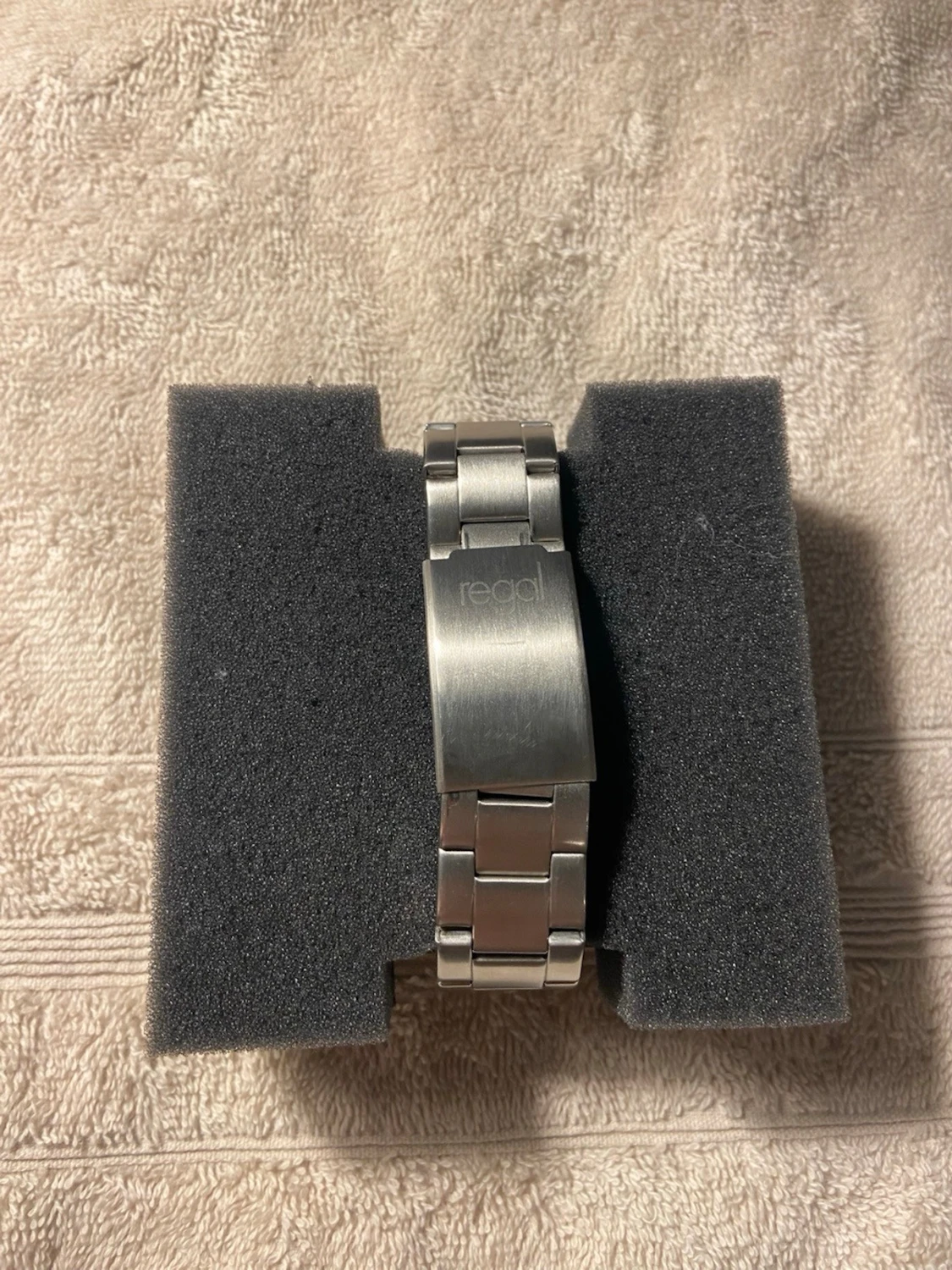 Regal silverfärgad klocka - 2