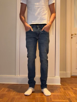 Mörkblå jeans J.Lindeberg - Jeans från J.Lindeberg, aldrig använda storlek W 31 och L 32