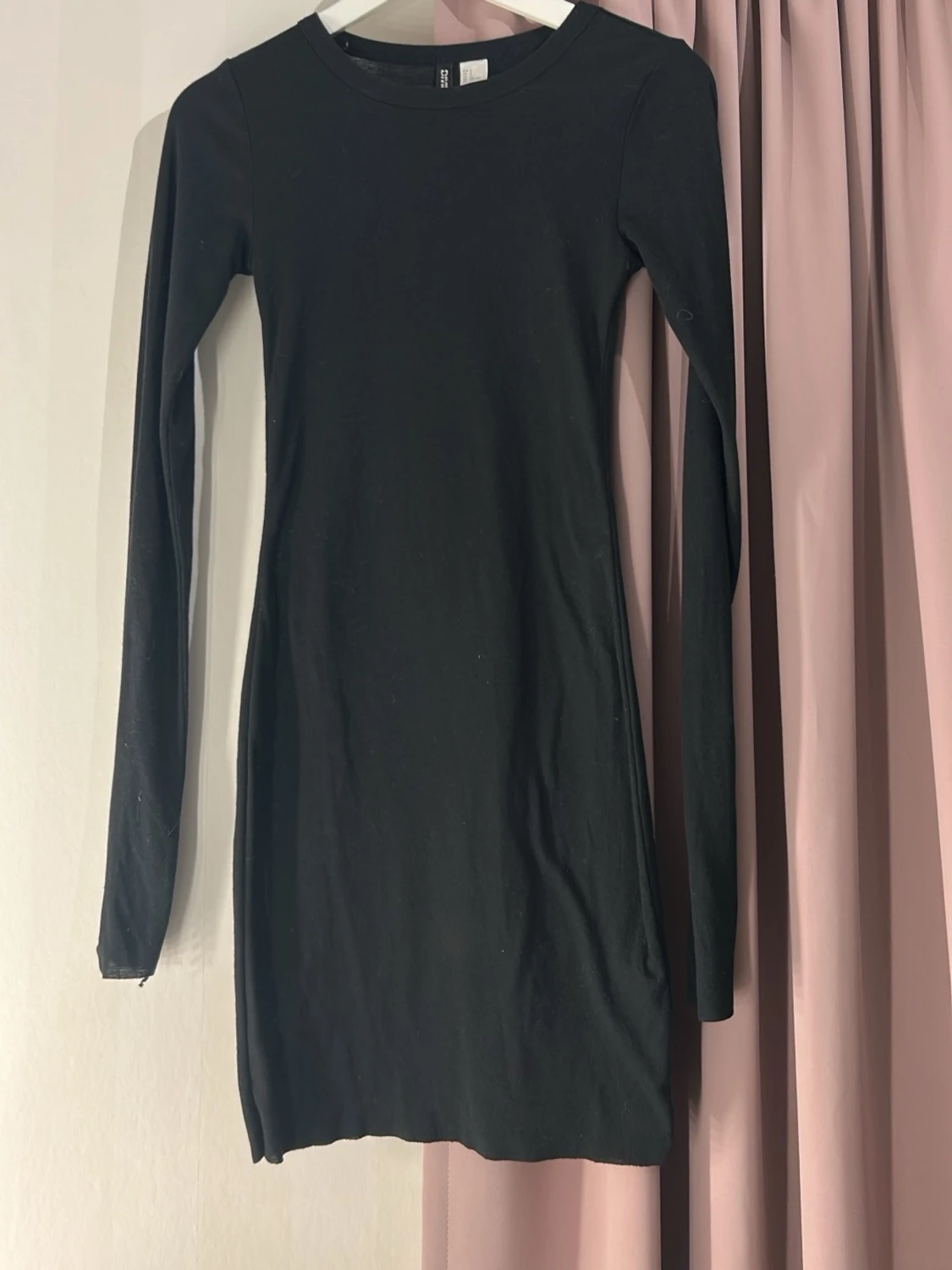 Svart långärmad klänning H&M