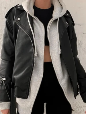 skinnjacka  - från Missguided, nytt skick men legat nerpackad så lite skrynklig