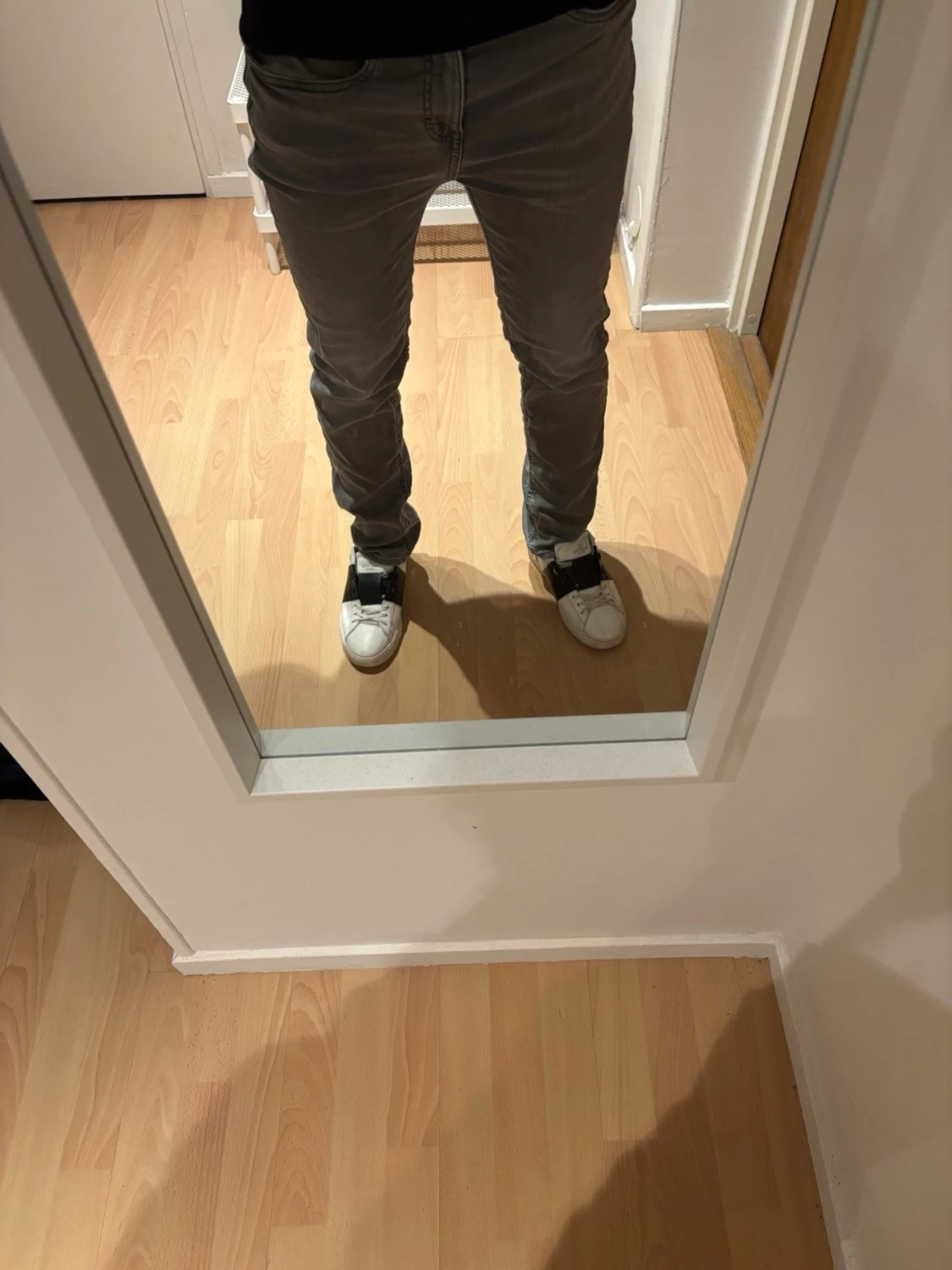 Grå slim fit jeans