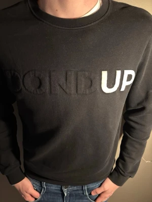 Dondup tröja - Tjena, säljer denna riktigt snygga Dondup tröja. Den är i riktigt bra skick, stl L sitter som M. Nypris 3000✅Vid minsta funderingar så är det bara att höra av sig//Allt gott 