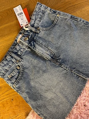 Jeanskjol - Aldrig använd 