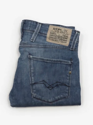 Replay Anbass 👖 - Säljer ett par blåa jeans från Replay! Storlek: W31 L34, modell: Anbass, nypris: 1600kr, mitt pris: 249kr. Använda men i bra skick, skriv vid funderingar och jag diskuterar gärna priset!