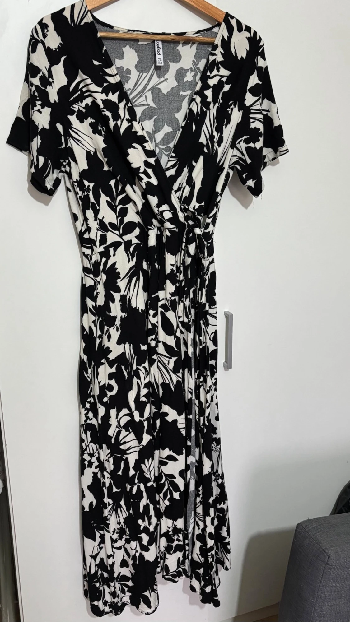 Svartvit omlottklänning - 2