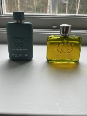 Två väldigt bra parfymer från Gucci - En Gucci Guilty Elixir och en Gucci Guilty love edition. Två underbara dofter men hade lite för många så tänkte göra av mig med några som jag inte använt på ett tag….    Box följer inte med. Skriv vid minsta fundering!!!