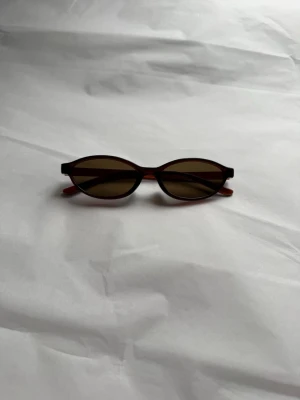 Solglasögon - Splitter ny har aldrig använts